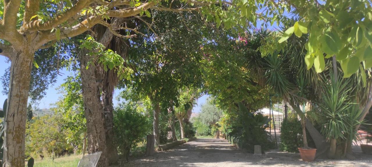 Donna Caterina House, Holiday Villa Pietraperzia Bagian luar foto