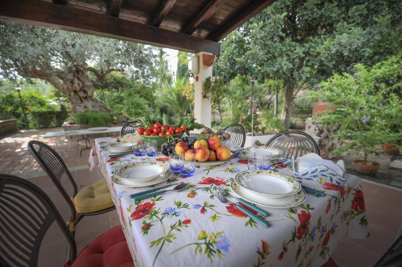 Donna Caterina House, Holiday Villa Pietraperzia Bagian luar foto