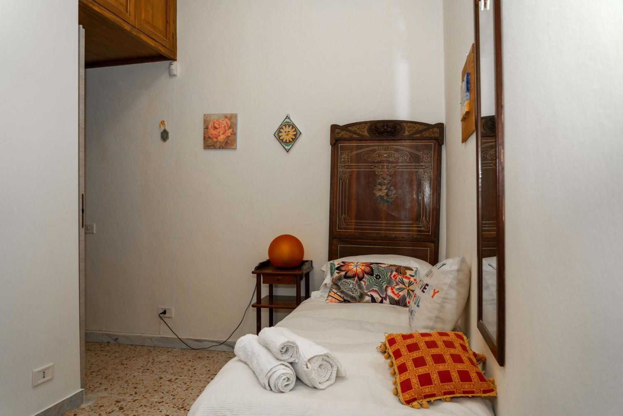 Donna Caterina House, Holiday Villa Pietraperzia Bagian luar foto