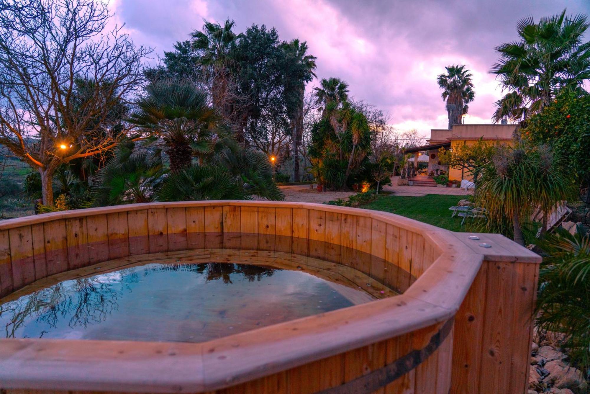 Donna Caterina House, Holiday Villa Pietraperzia Bagian luar foto
