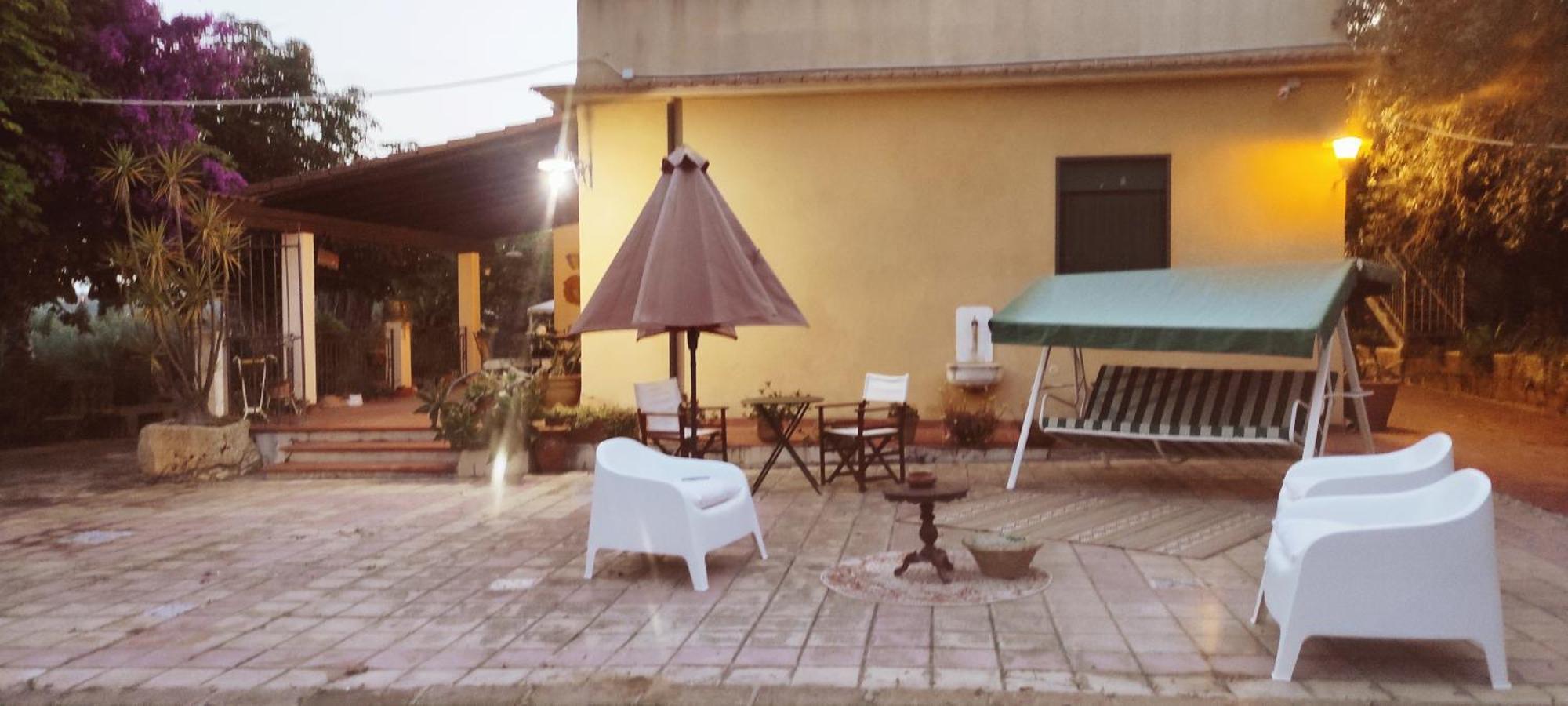 Donna Caterina House, Holiday Villa Pietraperzia Bagian luar foto