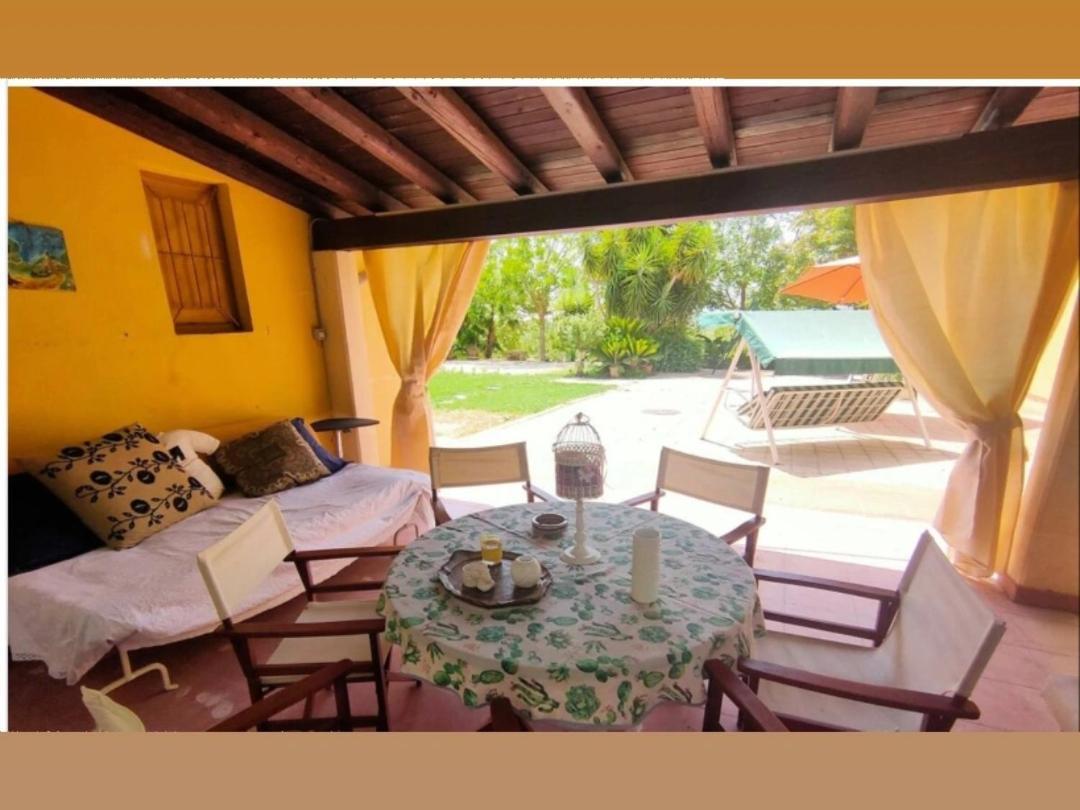 Donna Caterina House, Holiday Villa Pietraperzia Bagian luar foto